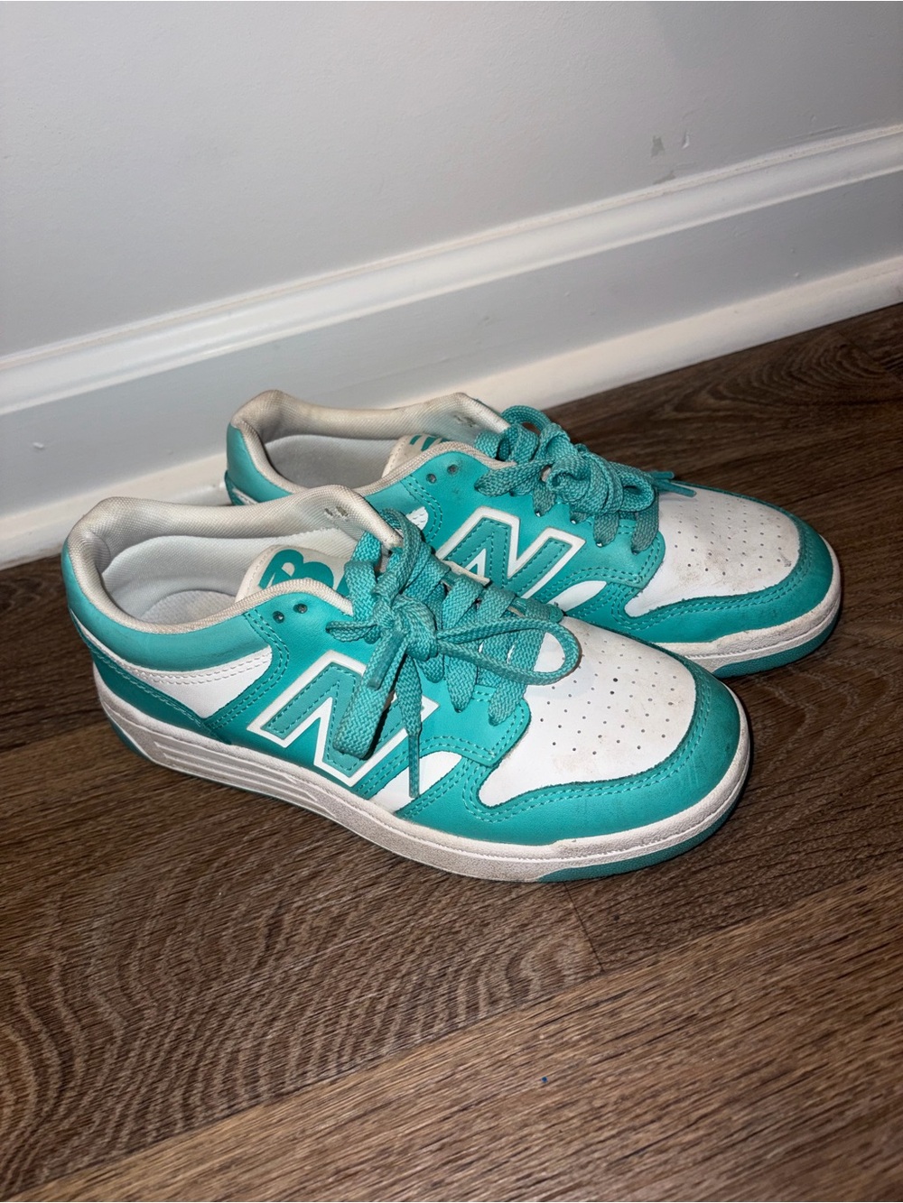 New Balance Kids Teal & White Low-Top Sneakers